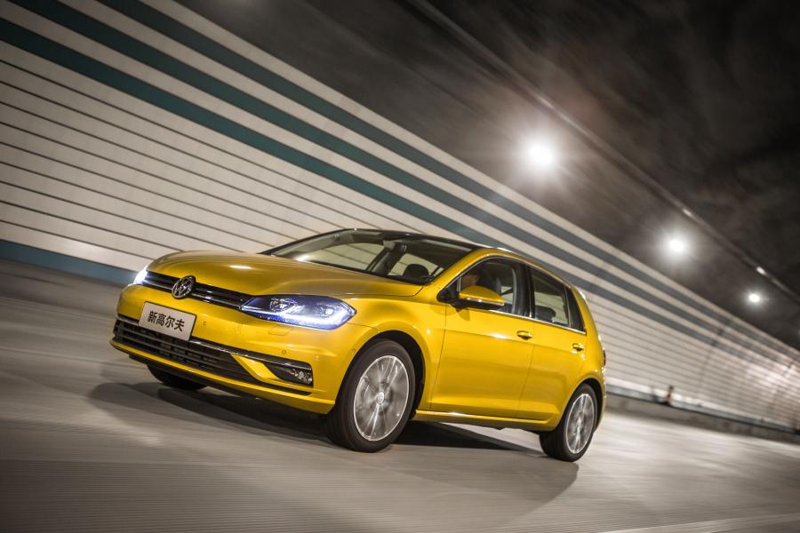  Volkswagen Golf 280 TSI 5-Door (Typ 5G) 2017 года  (CN) (фото 13 из 23)